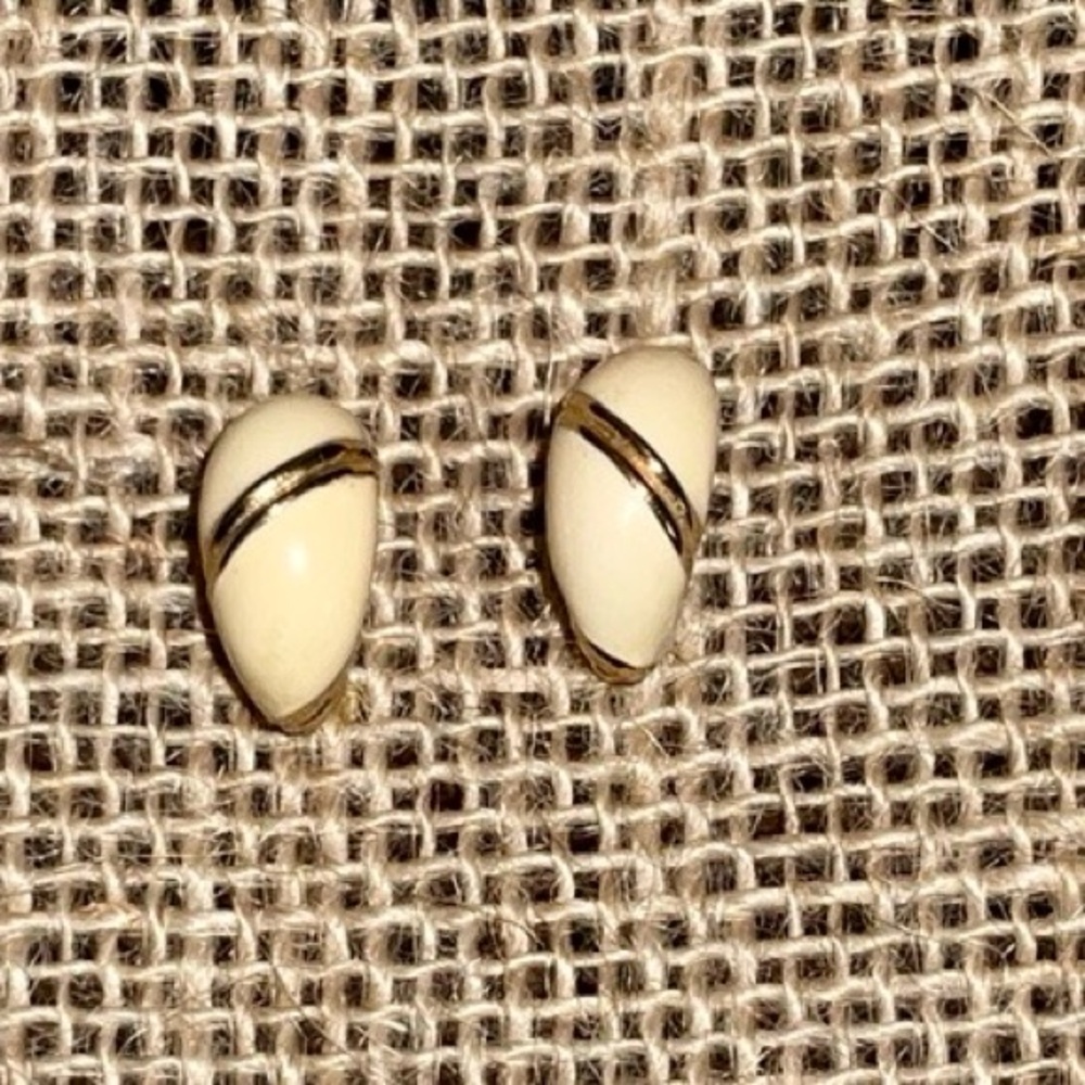 Monet Cream and Gold Tone Post and Clutch Earrings Petite Size Retro